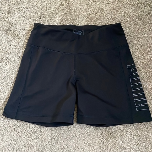 🕺🏼Puma Biker Shorts🕺🏼 - Picture 1 of 3